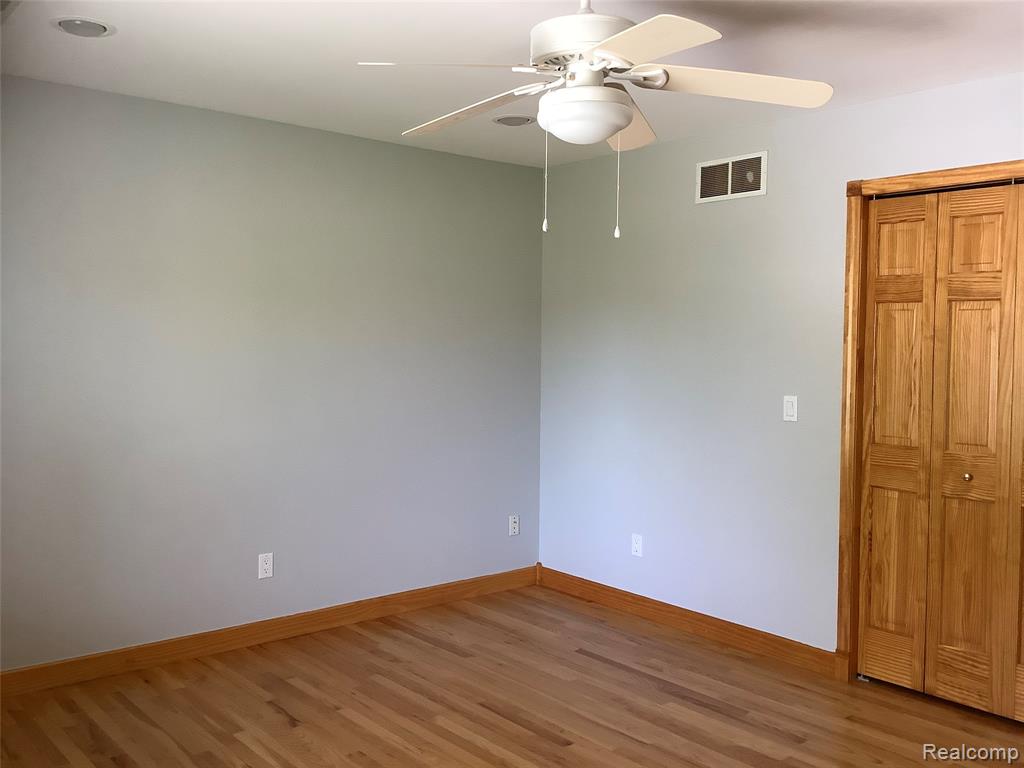 511 BASELINE Road, Northville, MI 48167 — Photo 18