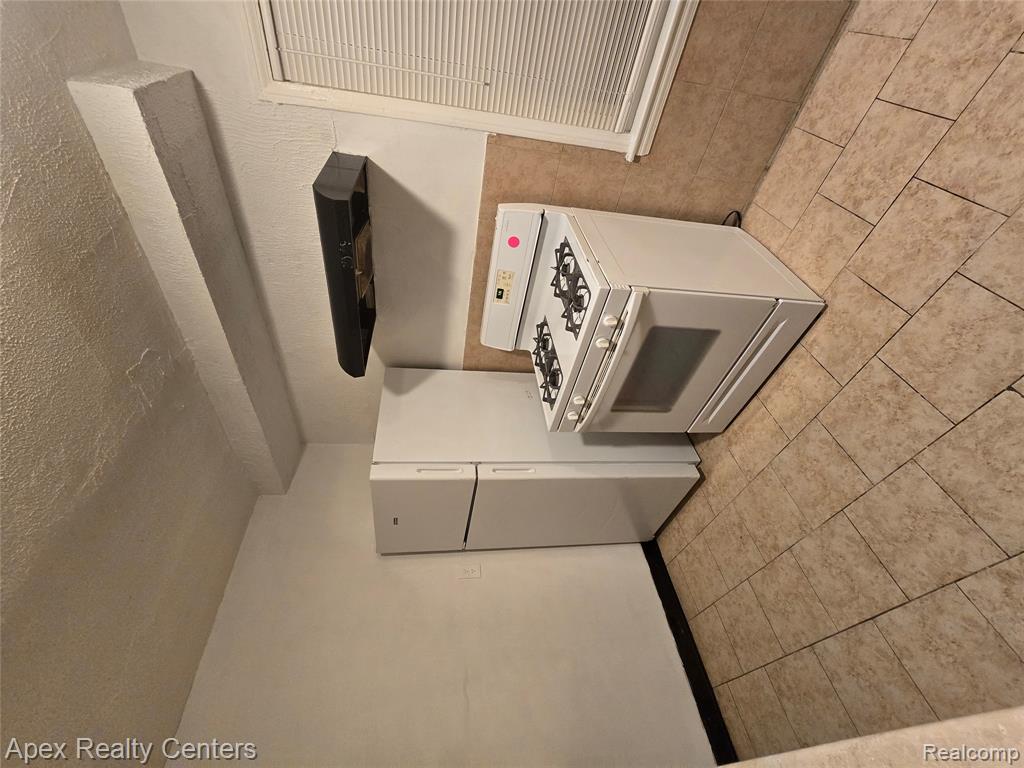 7668 Evergreen Avenue, Detroit, MI 48228 — Photo 10