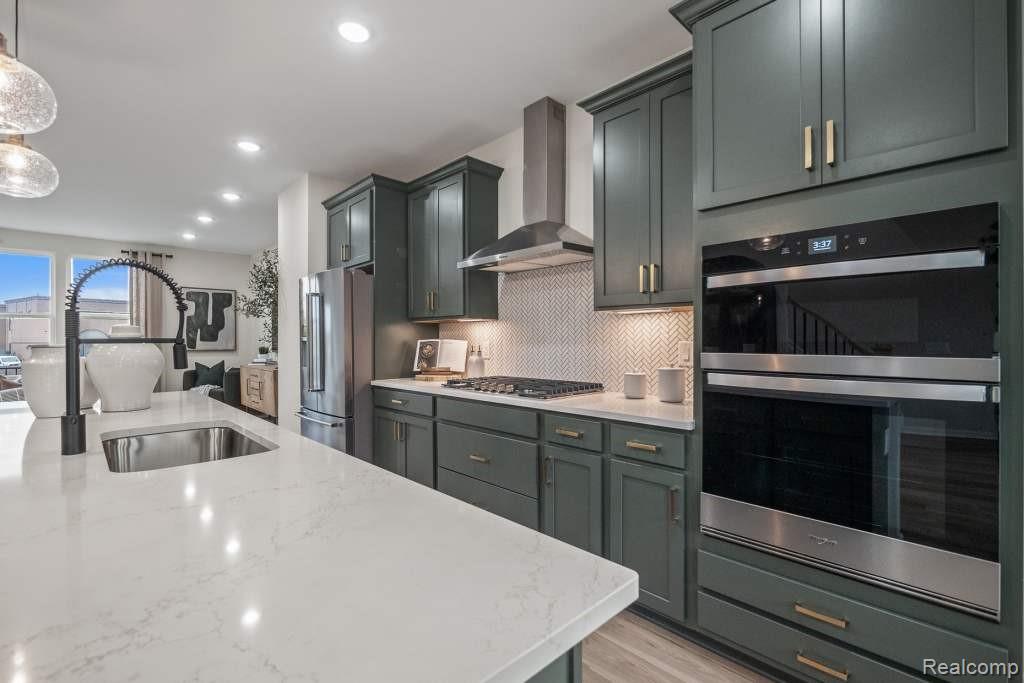 42818 Atwood Avenue, Novi, MI — Photo 11