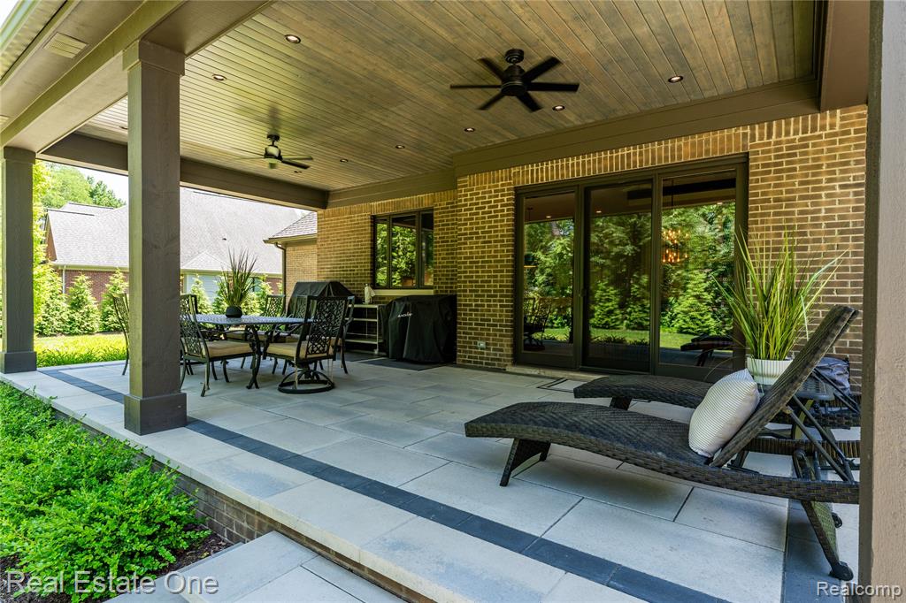 3370 Bloomcrest Drive, Bloomfield Hills, MI, 48304