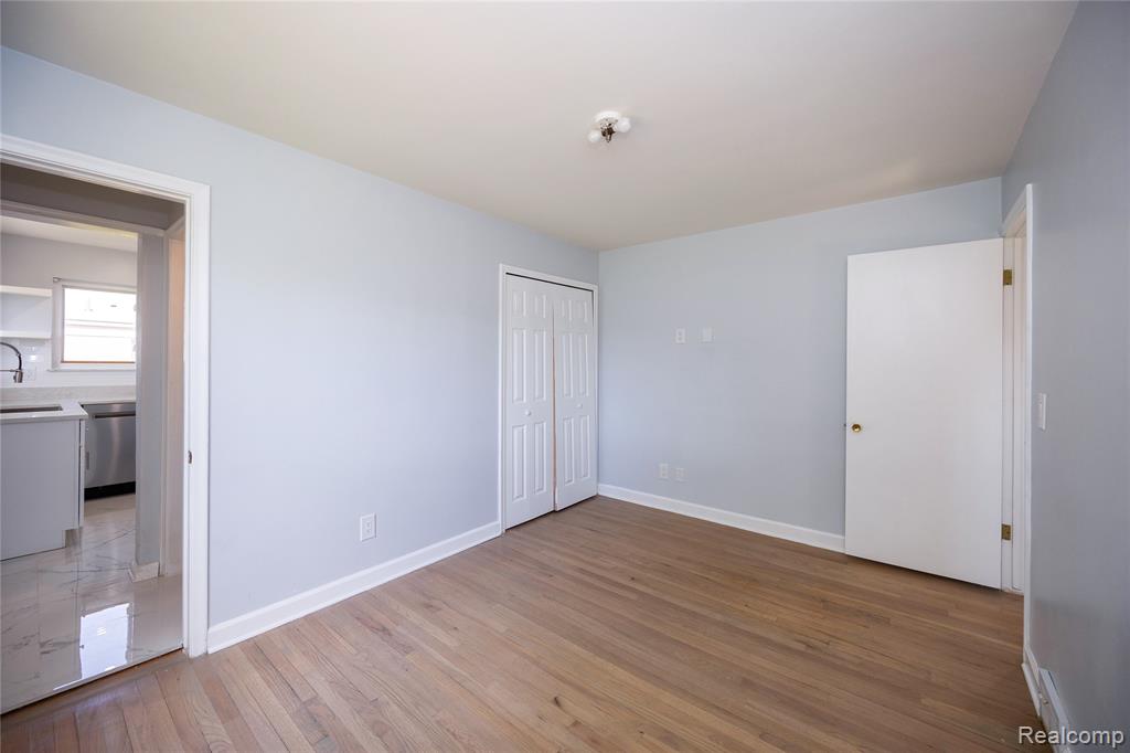 5646 Cambourne Street, Dearborn Heights, MI 48127 — Photo 31