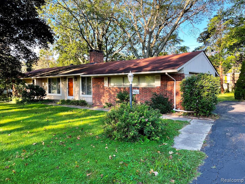 6660 W DARTMOOR Road, West Bloomfield, MI — front exterior