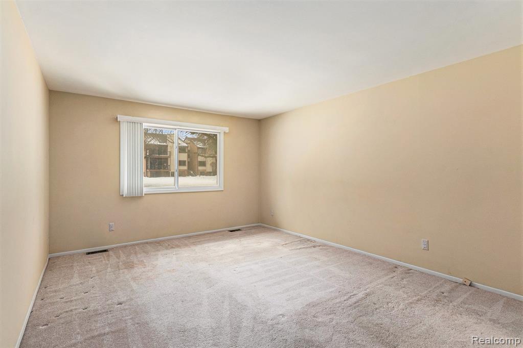 4659 Laurel Club Circle, 12, West Bloomfield, MI 48323 — Photo 11