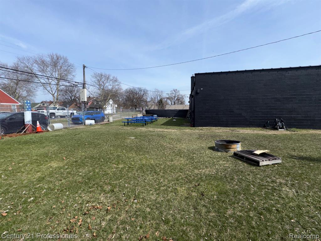 1641-1647 E 7 Mile Road, Highland Park, MI 48203 — Photo 4