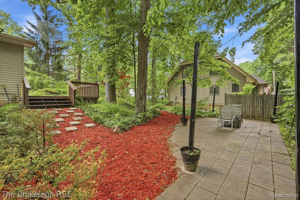 5639 Cross Village Road, Grand Blanc, MI 48439 — Photo 10