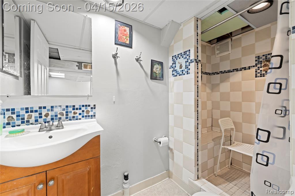 12876 Martin Road, Warren, MI 48088 — Photo 9