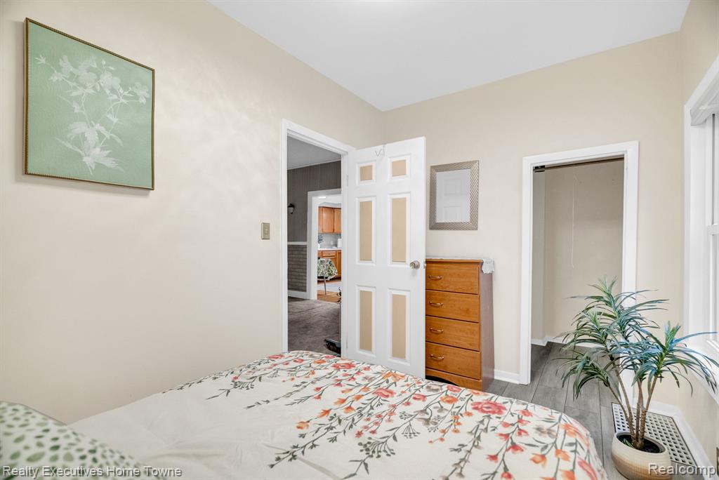 1830 Gillett Street, Port Huron, MI 48060 — Photo 24