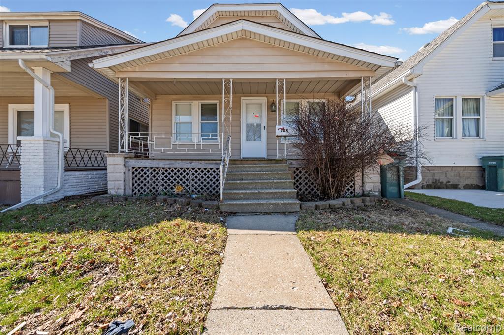 705 Cleophus Parkway, Lincoln Park, MI 48146 — front exterior