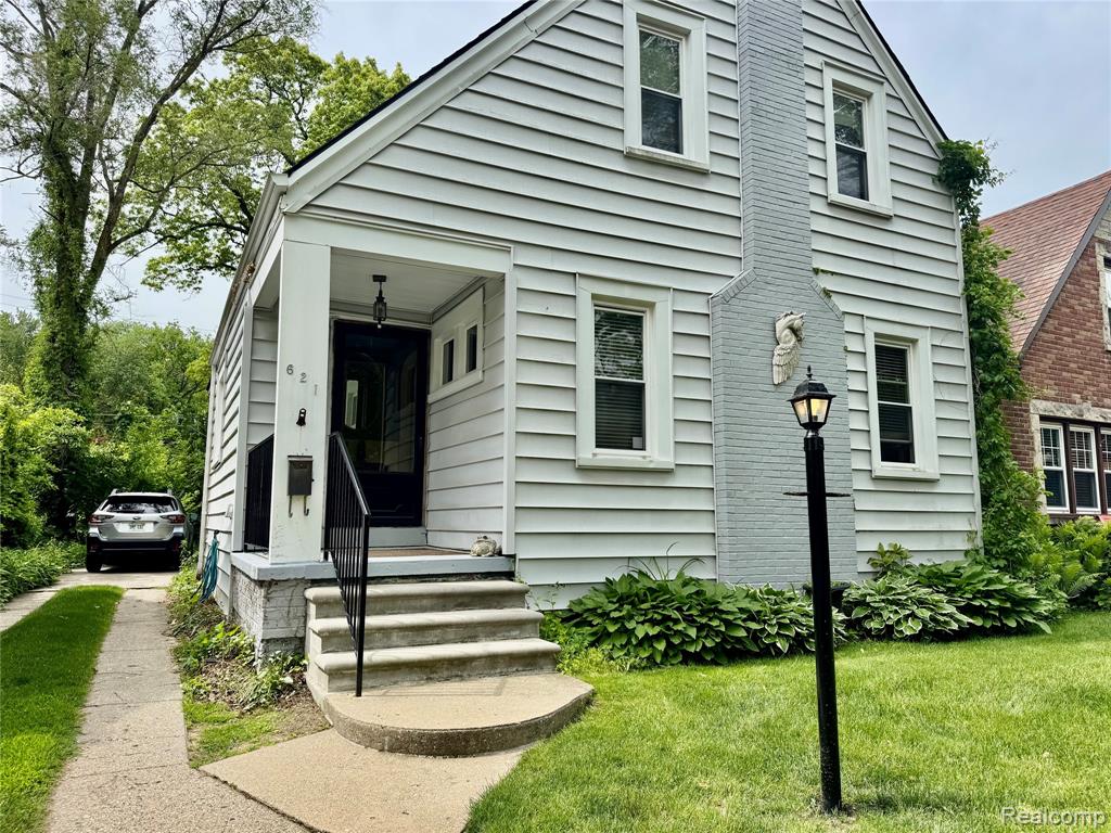 621 W Cambourne Street, Ferndale, MI 48220 — Photo 2