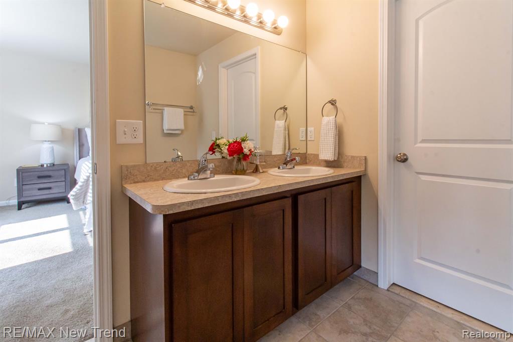 24485 ROSEMONT Drive, South Lyon, MI 48178 — Photo 25