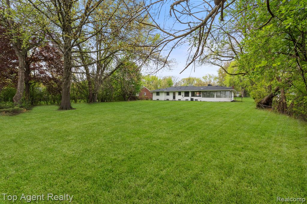 19771 Old Homestead Drive, Harper Woods, MI 48225 — Photo 37