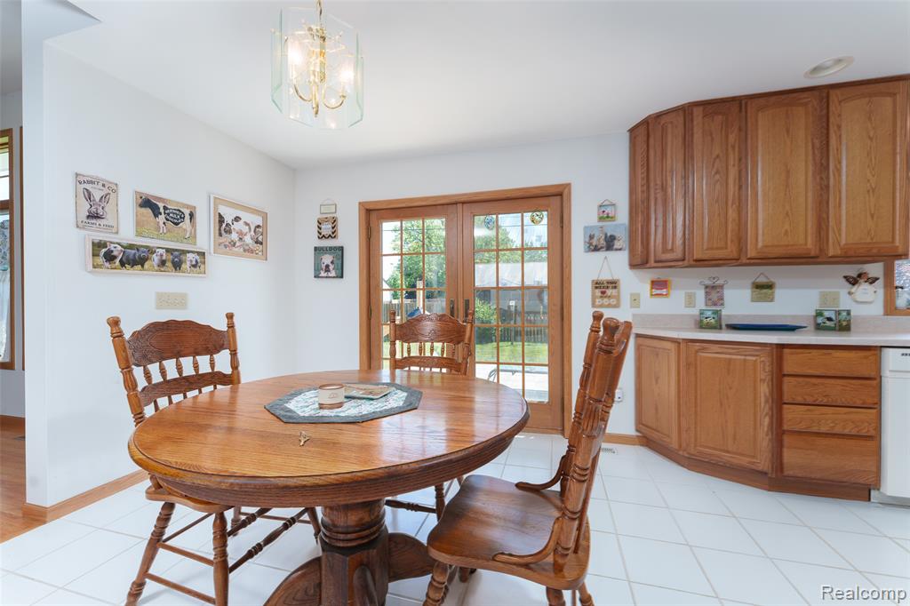 5382 Meadowlawn Road, Fowlerville, MI 48836 — Photo 10