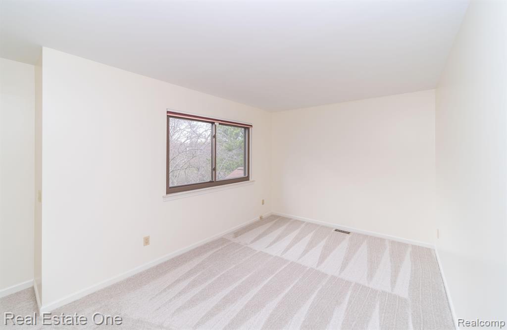 6250 POTOMAC Circle, West Bloomfield, MI — Photo 33