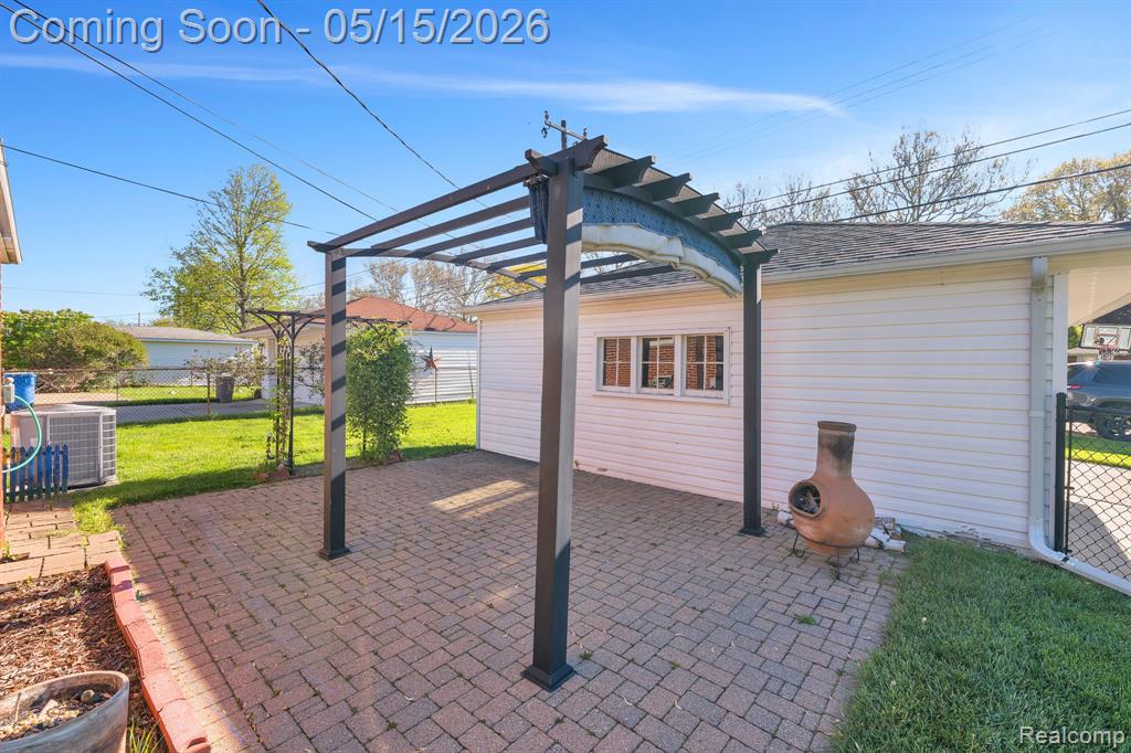 8610 N Evangeline Street, Dearborn Heights, MI 48127 — Photo 13