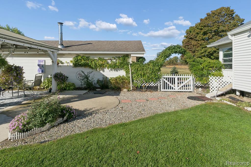 16303 Almont Road, Allenton, MI 48002 — Photo 39