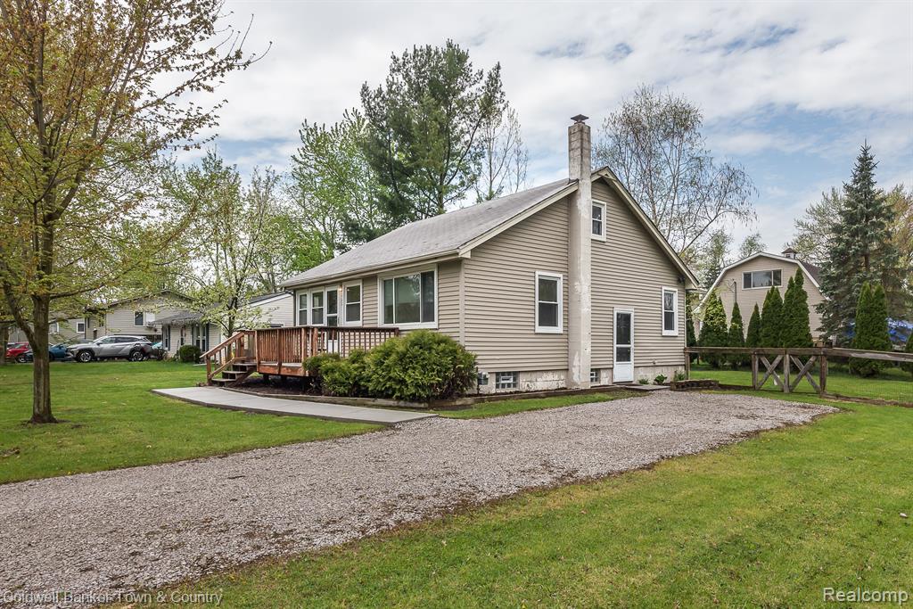 333 FAIRMOUNT Street, Whitmore Lake, MI 48189 — Photo 2