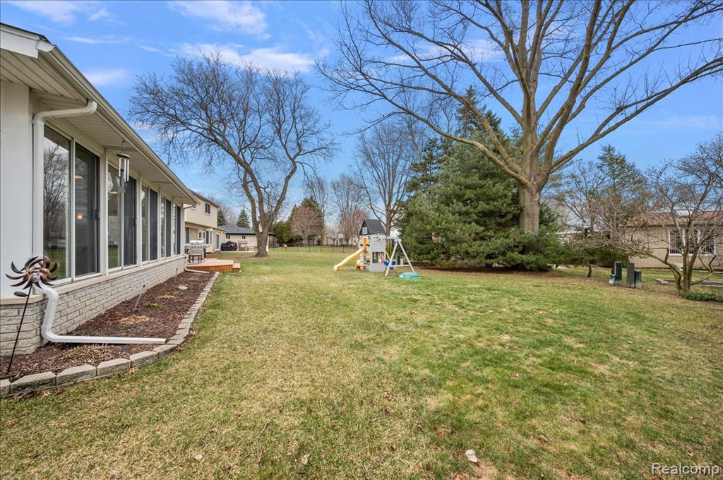 39728 Bonnie Court, Clinton Twp, MI 48038 — Photo 54