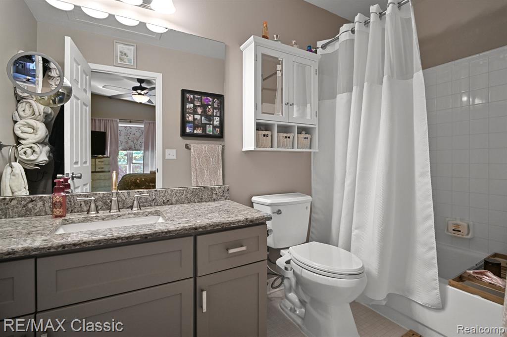 38863 COUNTRY Circle, 88, Farmington Hills, MI 48331 — Photo 18