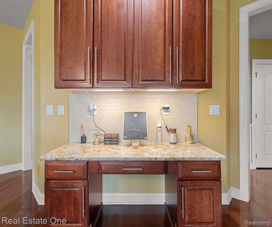 50437 TAMARACK Trail, Northville, MI 48168 — Photo 13