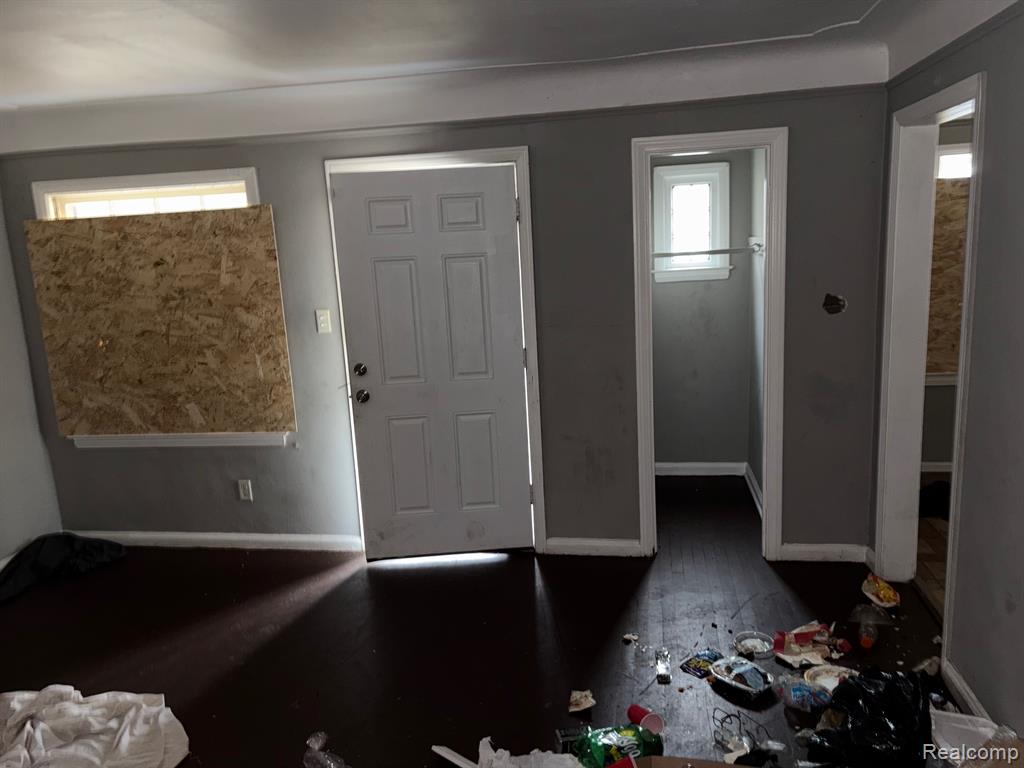 5095 FARMBROOK Street, Detroit, MI 48224 — Photo 2