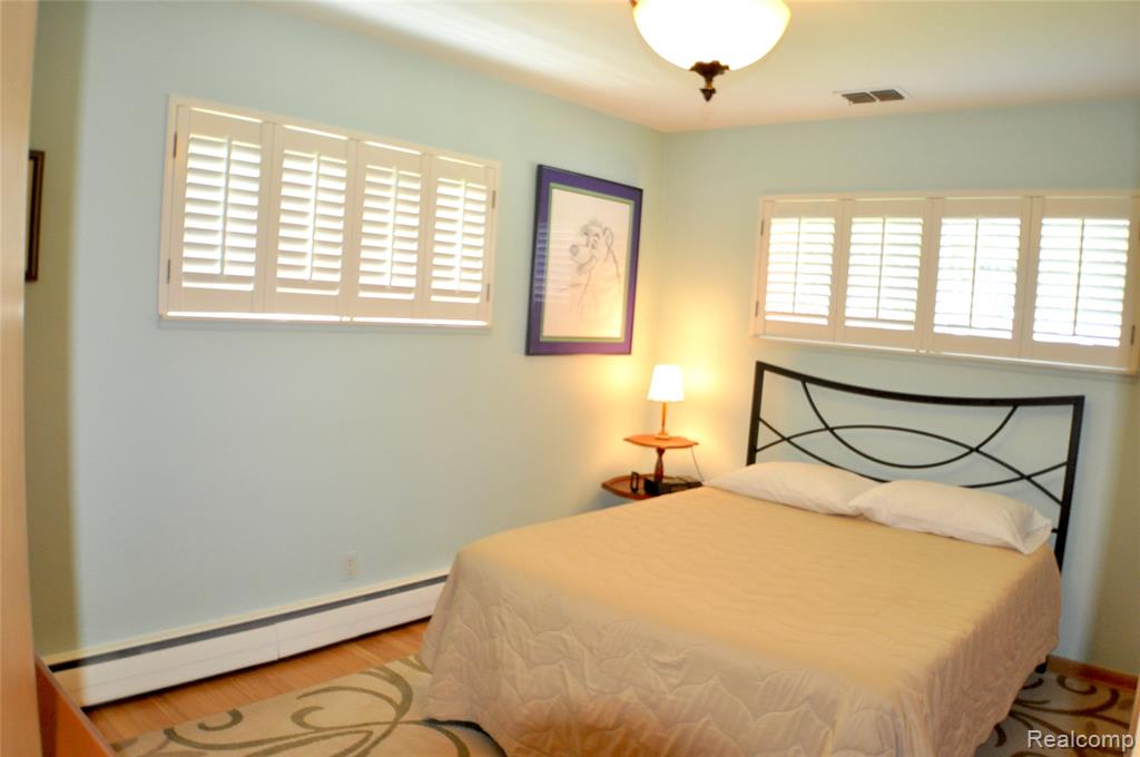 3593 Meadowleigh Lane, Waterford, MI 48329 — Photo 14