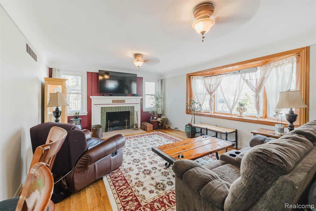 8515 Lake Road, Grosse Ile, MI 48138 — Photo 5