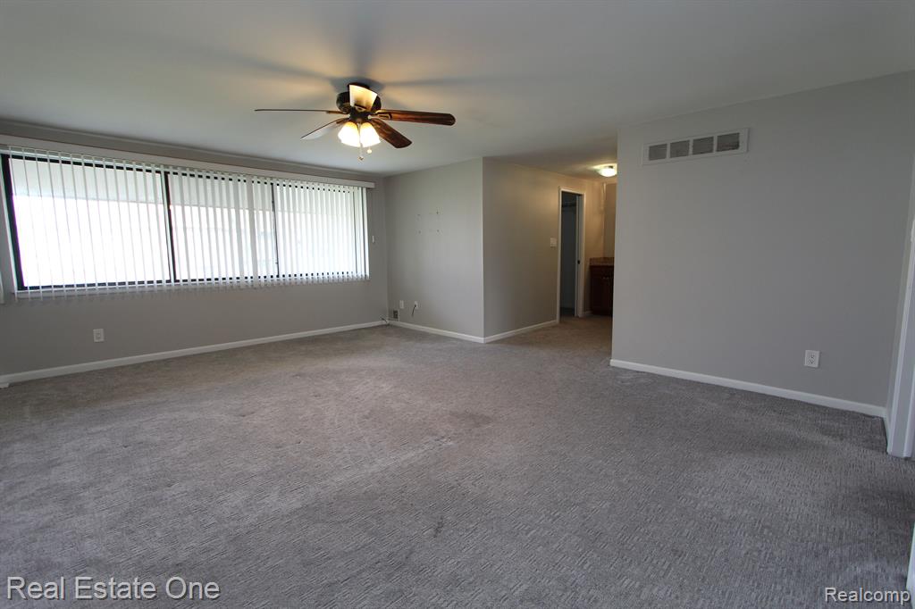 7404 PEBBLE POINT, West Bloomfield, MI — Photo 14