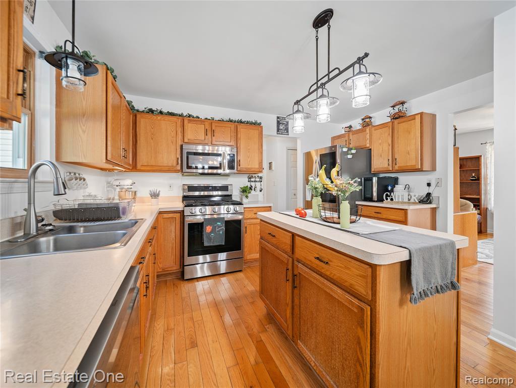 4445 Old Warner Court, Milford, MI 48380 — Photo 9