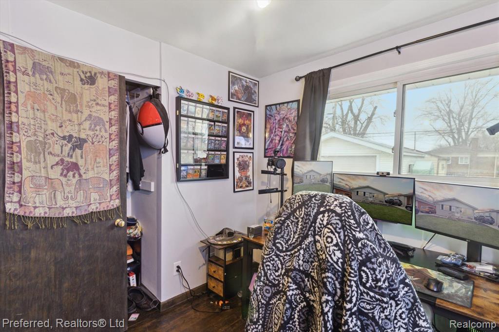 4154 CAMPBELL Street, Dearborn Heights, MI 48125 — Photo 18