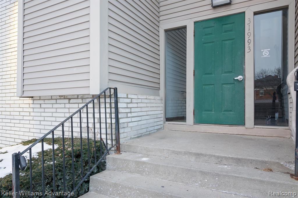 31993 W 12 MILE Road, 313, Farmington Hills, MI 48334 — Photo 2