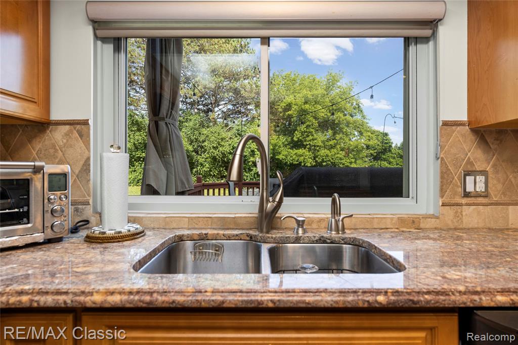 5651 Warrenshire Drive, West Bloomfield, MI — Photo 54