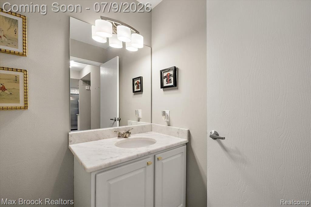 5601 Drake Hollow Drive W, West Bloomfield, MI — Photo 22