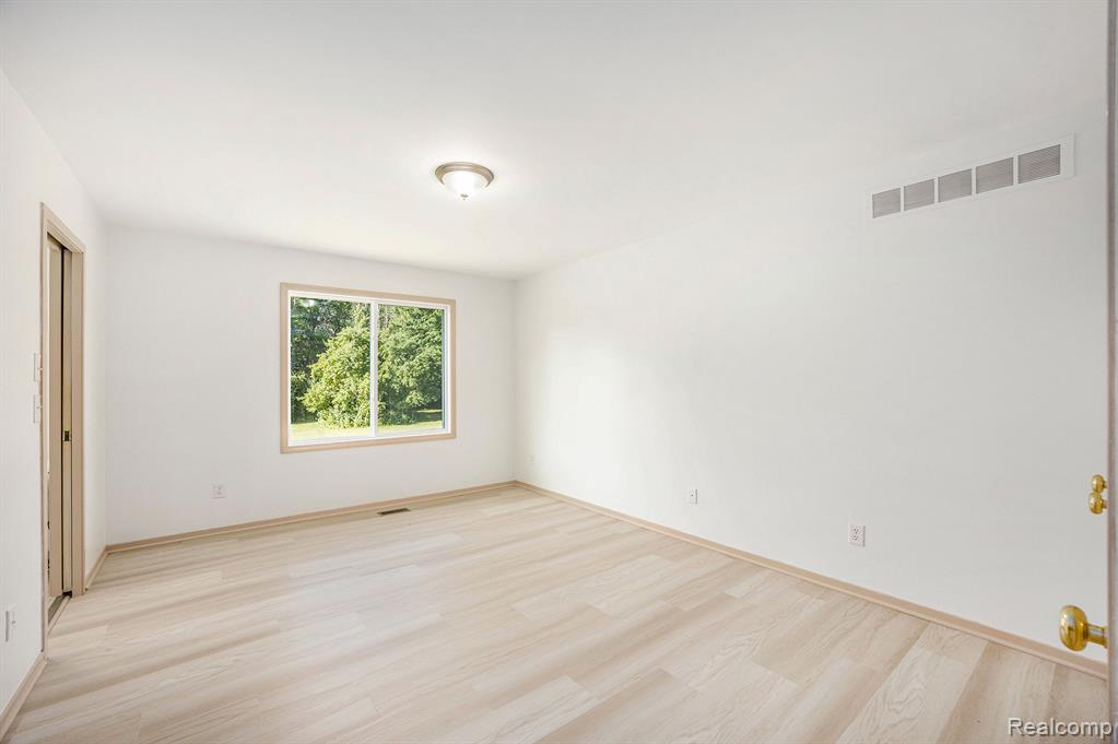 9243 Andersonville Road, Clarkston, MI — Photo 12