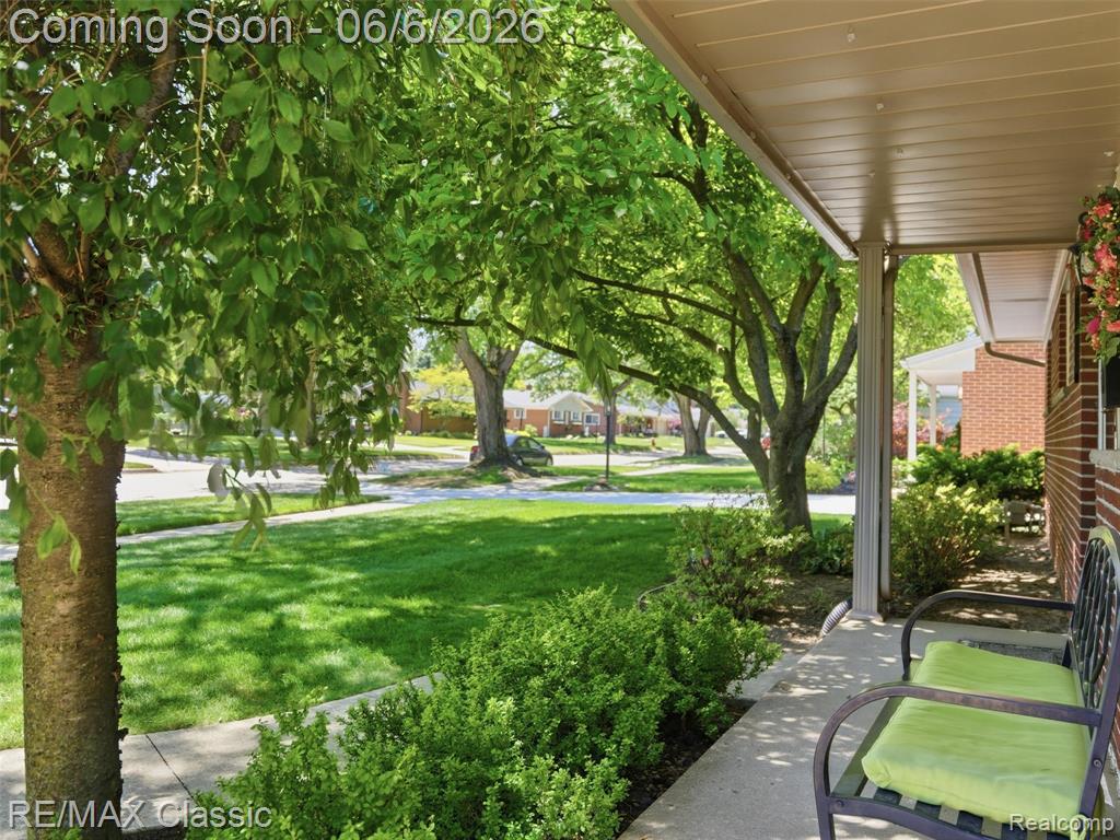 41020 Greenbriar Lane, Plymouth, MI 48170 — Photo 38
