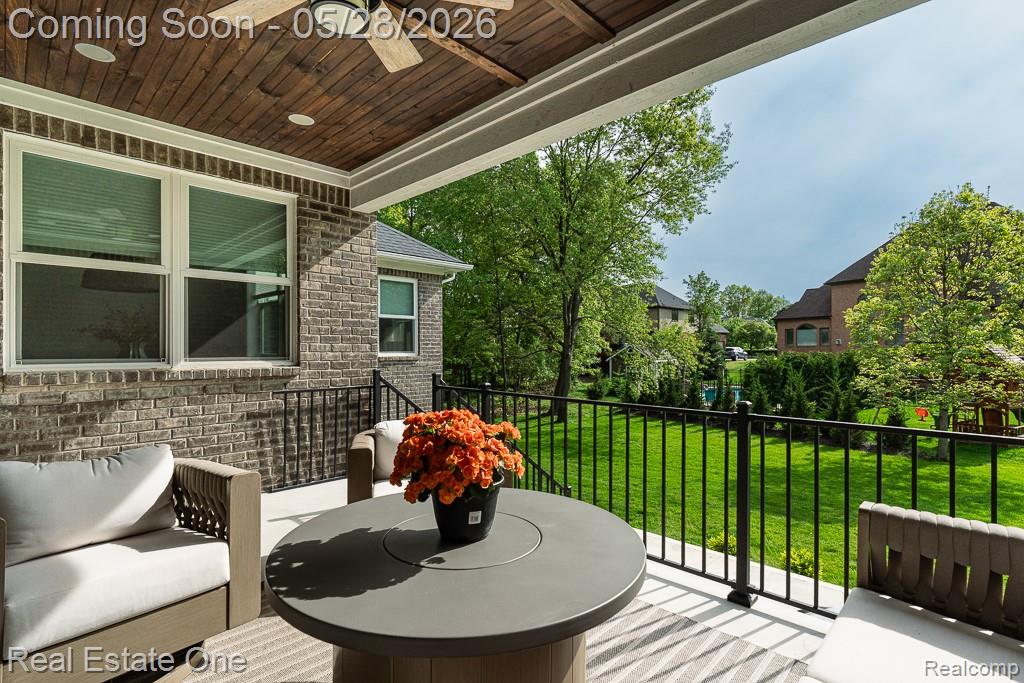 60553 PENNINGTON Way, Rochester, MI 48306 — Photo 31