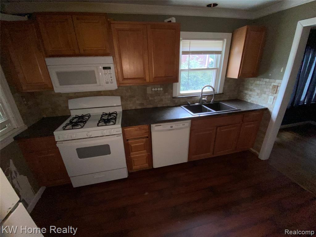 9636 Centralia, Redford, MI 48239 — Photo 4