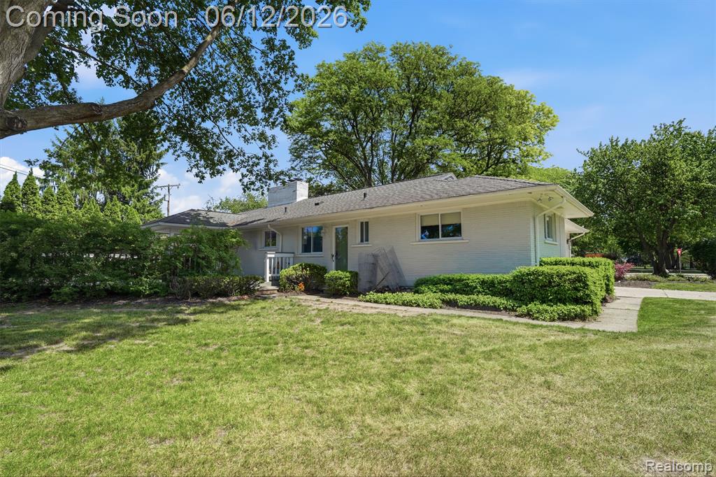 6998 Meadowlake Road, Bloomfield Hills, MI 48301 — Photo 37