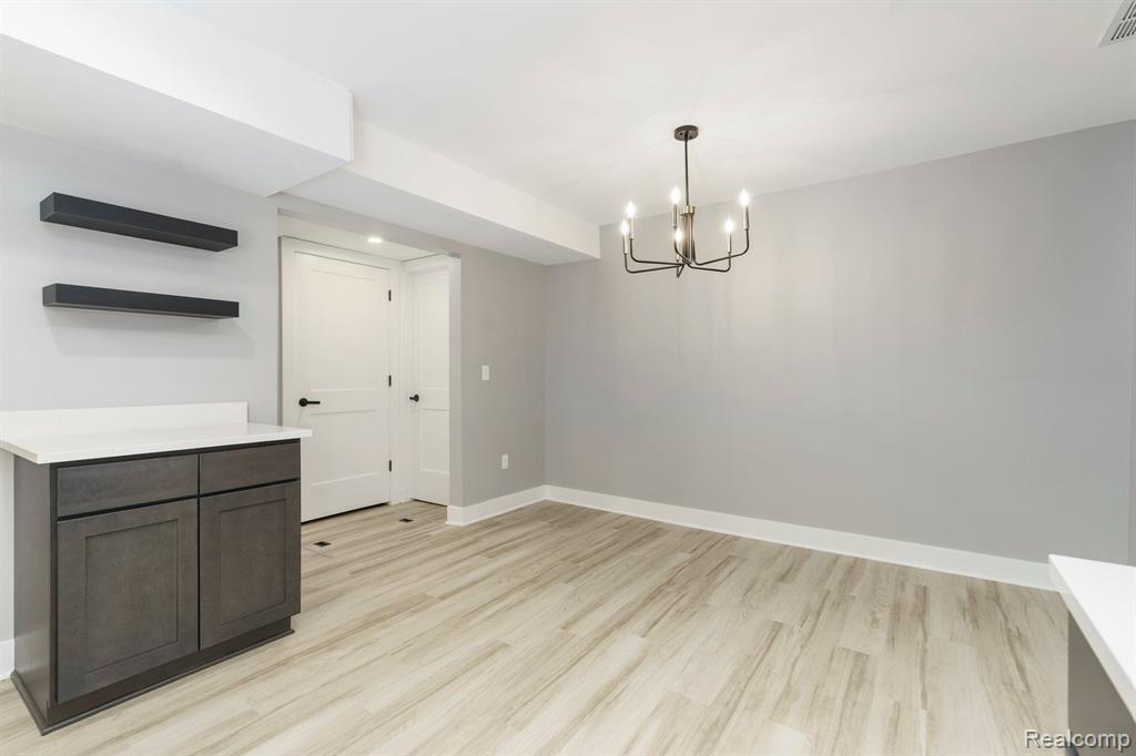 3246 MILLWALL Avenue, Keego Harbor, MI 48320 — Photo 25