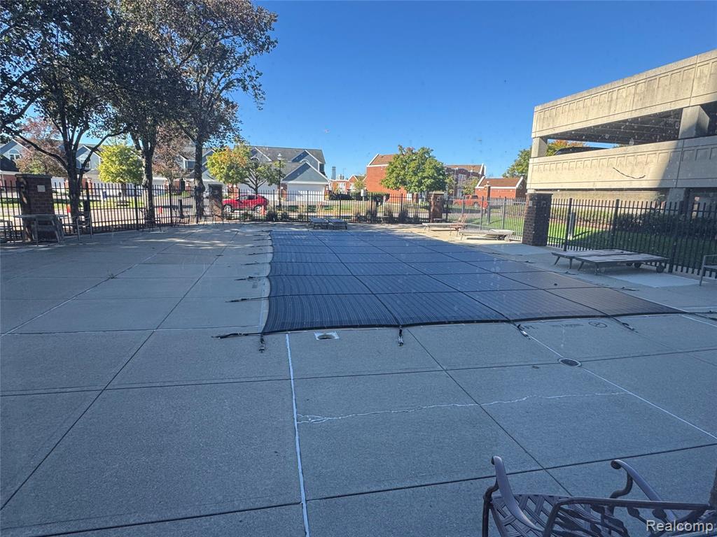 250 E Harbortown Drive, 905, Detroit, MI 48207 — Photo 31