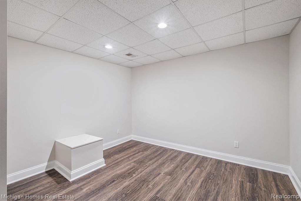 8096 Peninsula Circle, Grand Blanc, MI — Photo 28