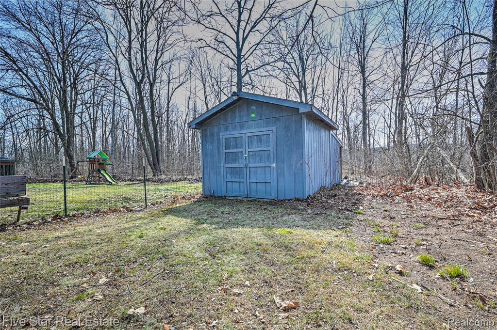 12335 Big Lake Road, Davisburg, MI 48350 — Photo 37