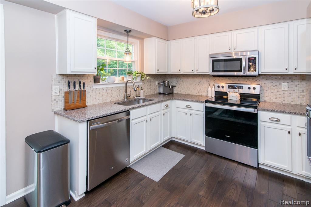 45234 Prestbury Road, Canton, MI 48187 — Photo 20