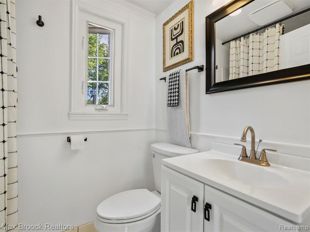 702 Graefield Court, Birmingham, MI 48009 — Photo 19