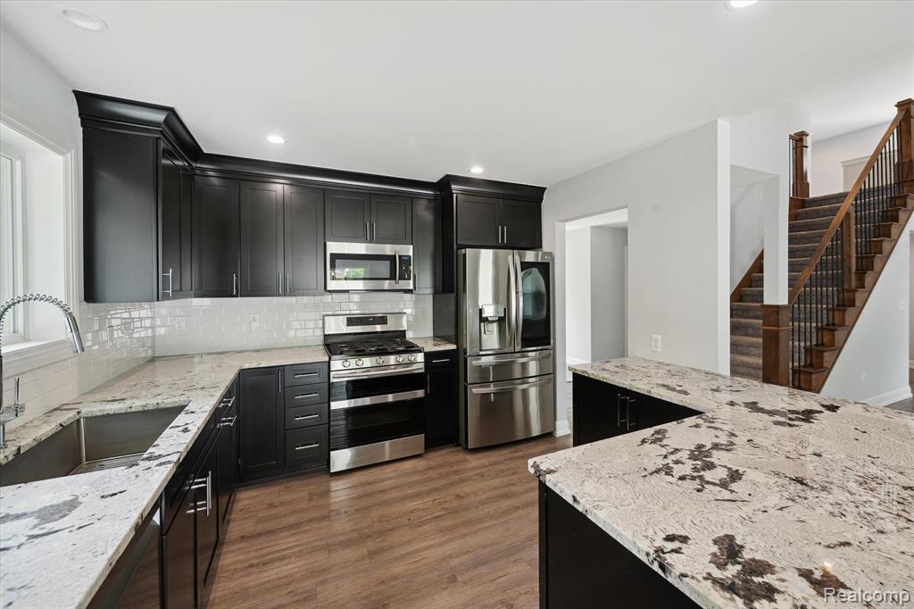 595 BRIGHTON LAKE RD, Brighton, MI 48116 — Photo 13