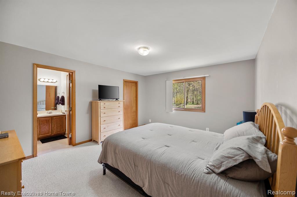 57946 EMERALD, Washington, MI — Photo 17