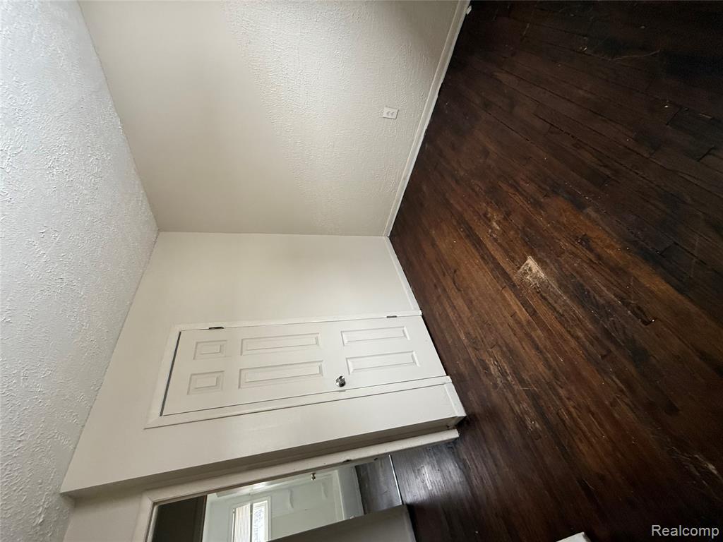 6865 Edgeton, Hamtramck, MI 48212 — Photo 8