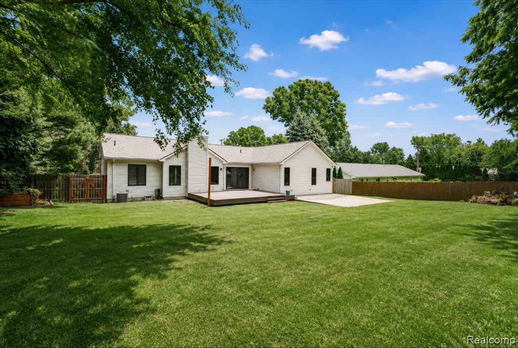 1713 Stirling Avenue, Pontiac, MI 48340 — Photo 46