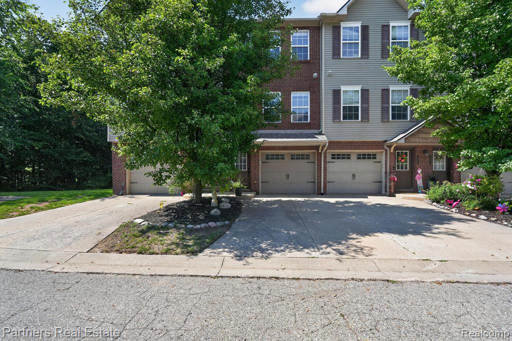 1617 Red Hickory Court, Howell, MI 48855 — Photo 3