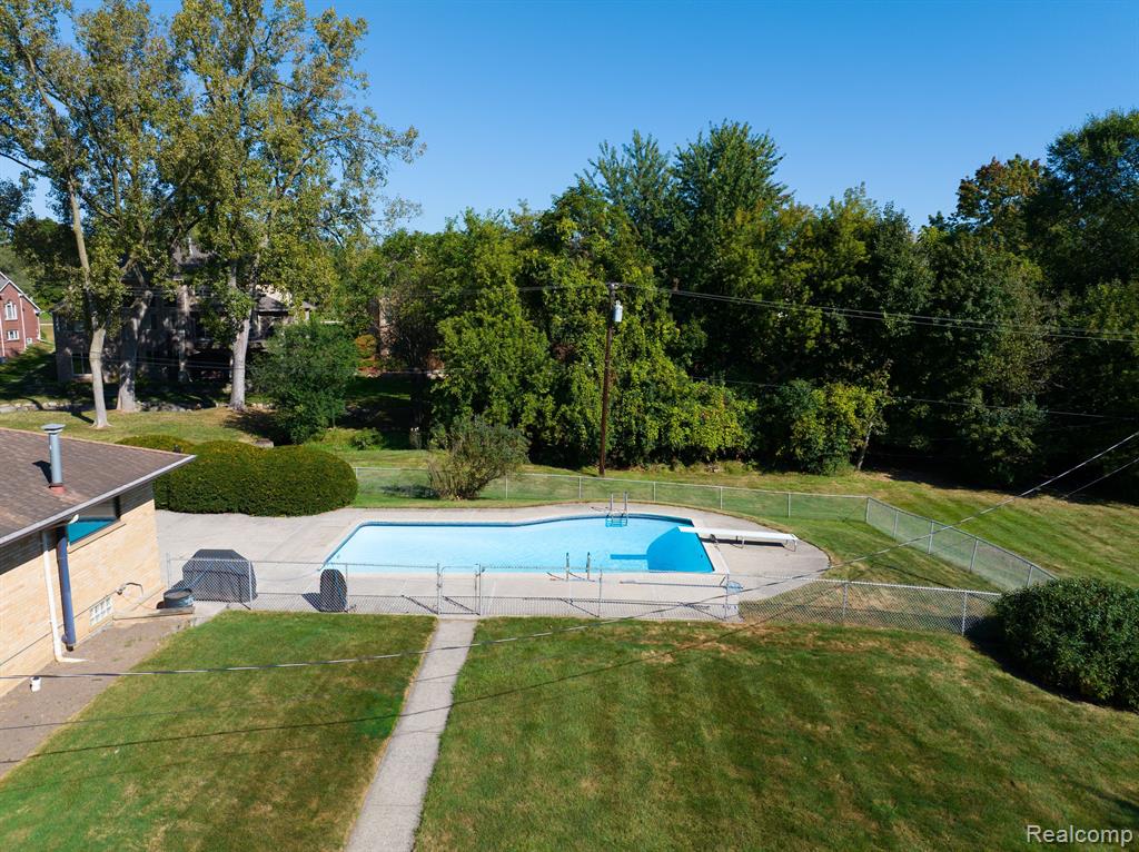 6248 LIVERNOIS Road, Troy, MI 48098 — Photo 4