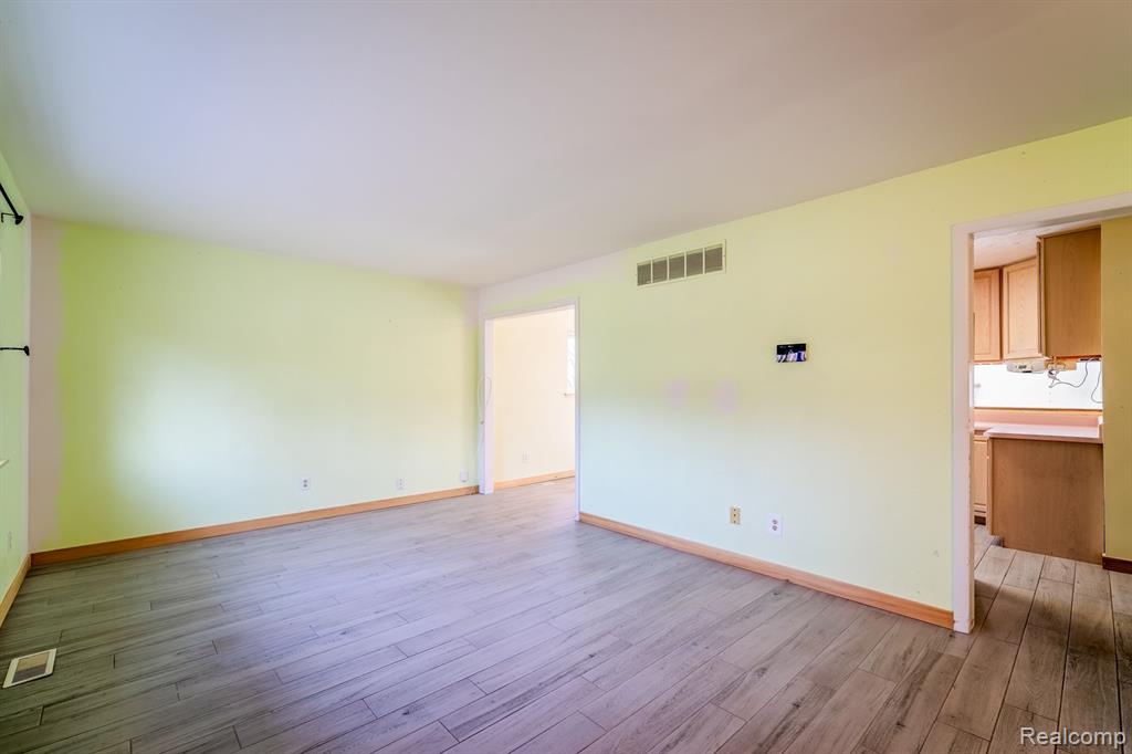 5809 HUNTINGTON Drive, Ypsilanti, MI 48197 — Photo 19